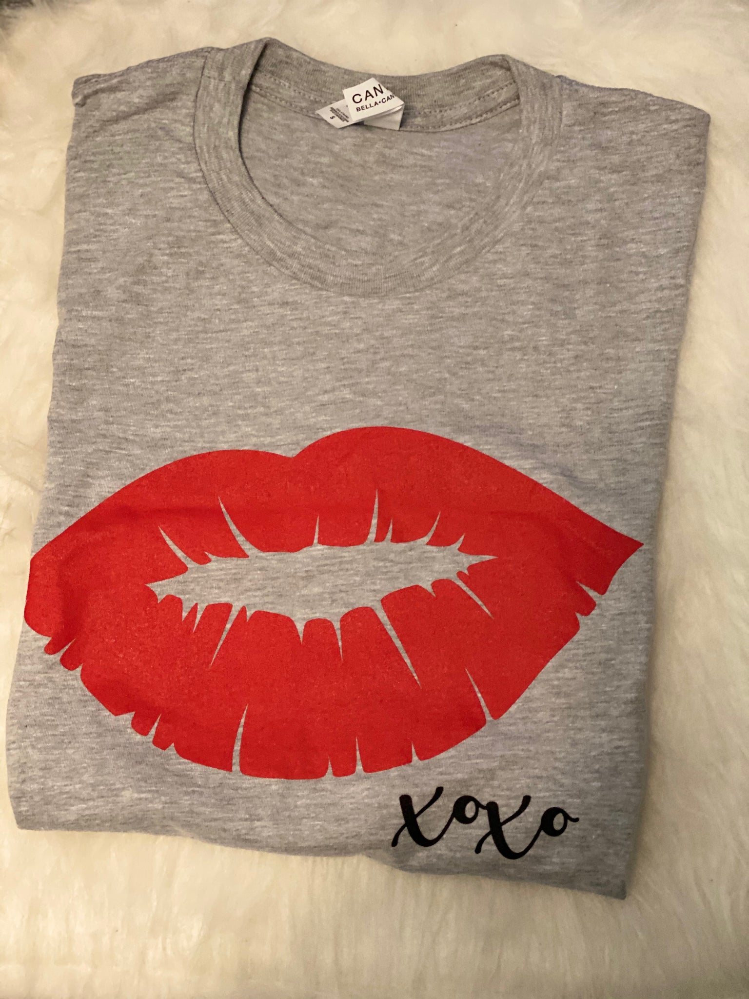 XOXO Lips Graphic Tee