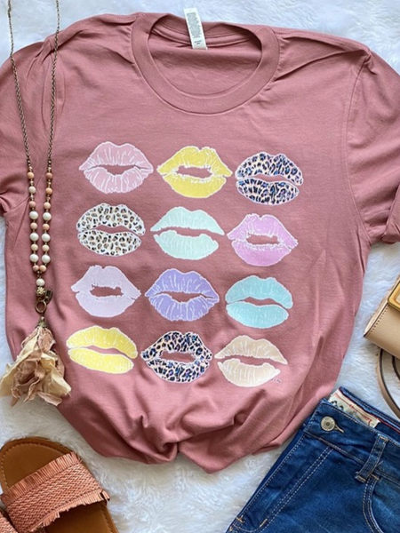 Read My Lips Graphic Tee